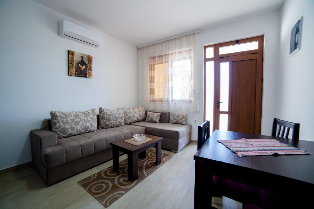 Kollari Apartments Ulcinj Exterior photo